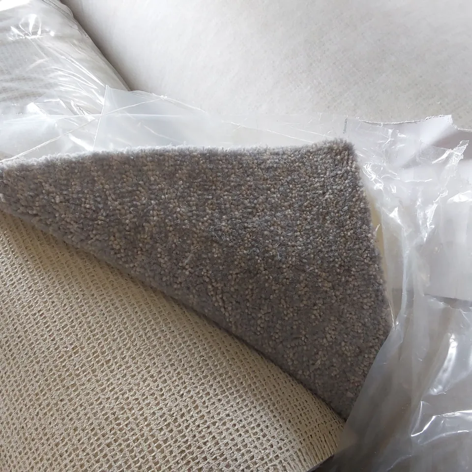 ROLL OF QUALITY RIVERSIDE ORIGINS - AVON CARPET // APPROX: 4 x 5.95m
