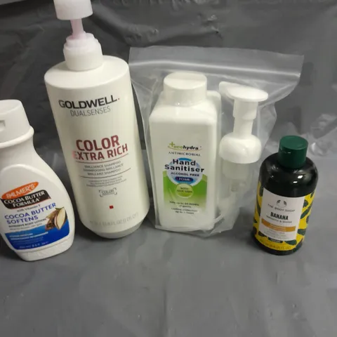 APPROXIMATELY 20 ASSORTED HEALTH & BEAUTY PRODUCTS TO INCLUDE PALMER'S COCOA BUTTER LOTION, THE BODY SHOP BANANA SHAMPOO AND GOLDWELL COLOUR RICH SHAMPOO