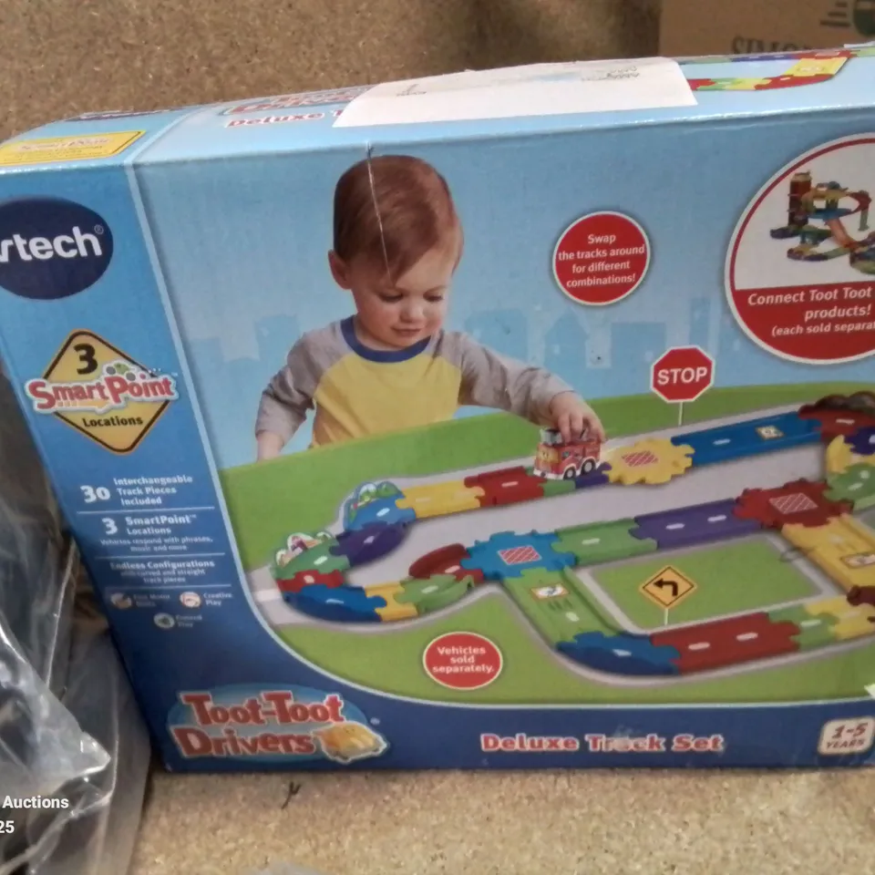 BOX CONTAINING APPROXIMATELY 10 TOYS AND OTHER ITEMS TO INCLUDE: CURTAINS, MEMORY FOAM PILLOW, KIDS SMARTPHONE, DRESS UP SETS, PAW PATROL VAN, DESIGN AND DRILL GAME ETC.