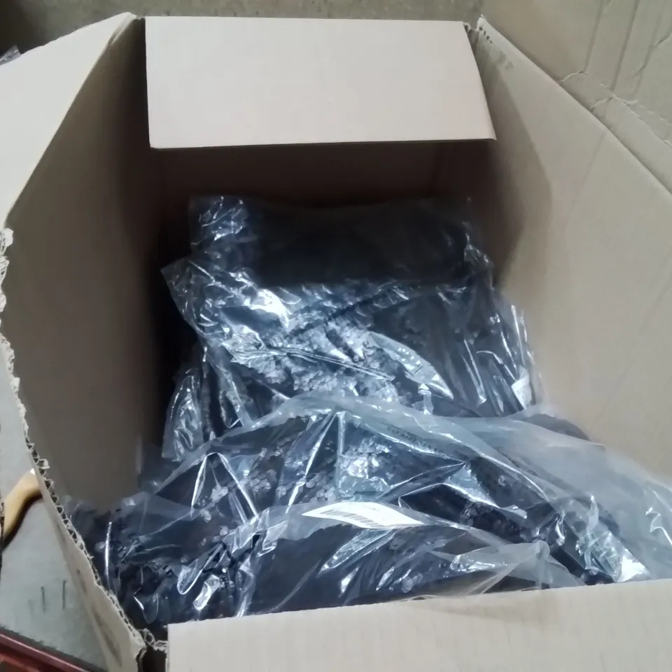 BOXED BRAND NEW APPROXIMATELY 10 SIMPLY BE SEQUIN BLACK TOP SIZE 22