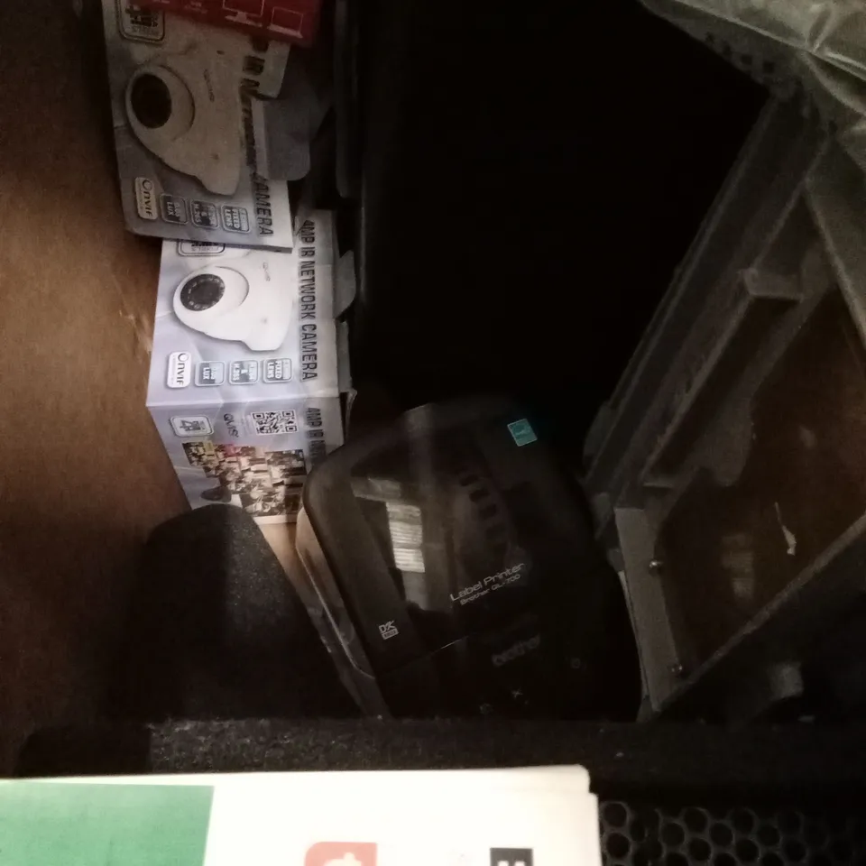 PALLET TO CONTAIN A LARGE ASSORTMENT OF TECH PRODUCTS AND OFFICE ITEMS TO INCLUDE; SPEAKERS, AUDIO EQUIPMENT, VIDEO DOORBELL, INK CARTRIDGES ETC