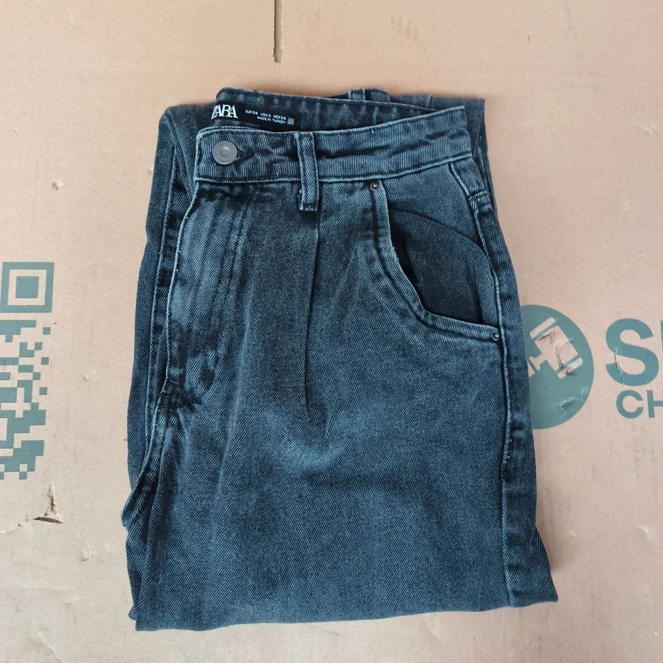 ZARA JEANS IN BLACK SIZE EU 34