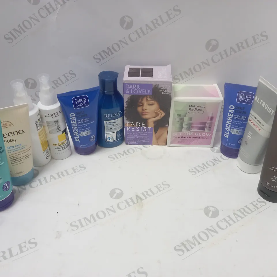 APPROXIMATLEY 20 COSMETICS ITEMS TO INCLUDE ALTRUIST DERMATOLOGIST SUNSCREEN SPF 30 (200ml), REDKEN EXTREME CONDITIONER (300ml), CLEAN & CLEAR BLACKHEAD DAILY SCRUB (150ml), ETC