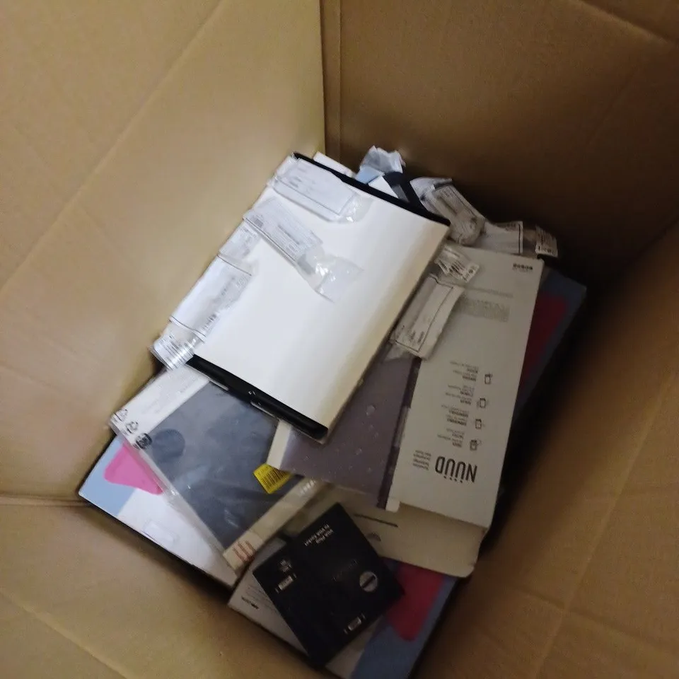 BOX OF APPROXIMATELY 20 ASSORTED ITEMS TO INCLUDE IPAD CASE, TECHLINK, WIRING ACCESSORIES ETC
