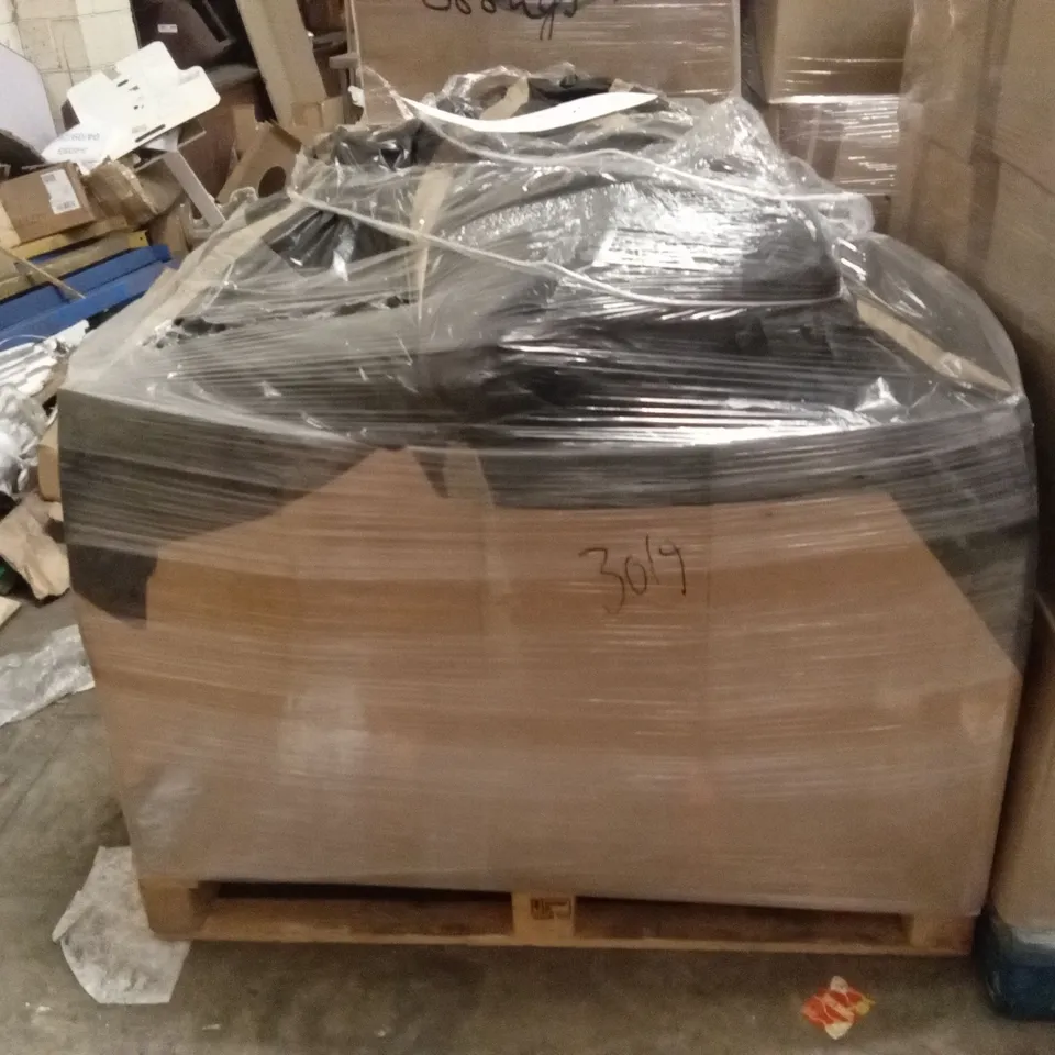 PALLET TO CONTAIN A LARGE ASSORTMENT OF HOSES AND SIMILAR BASED SWIMMING GOODS AND PRODUCTS
