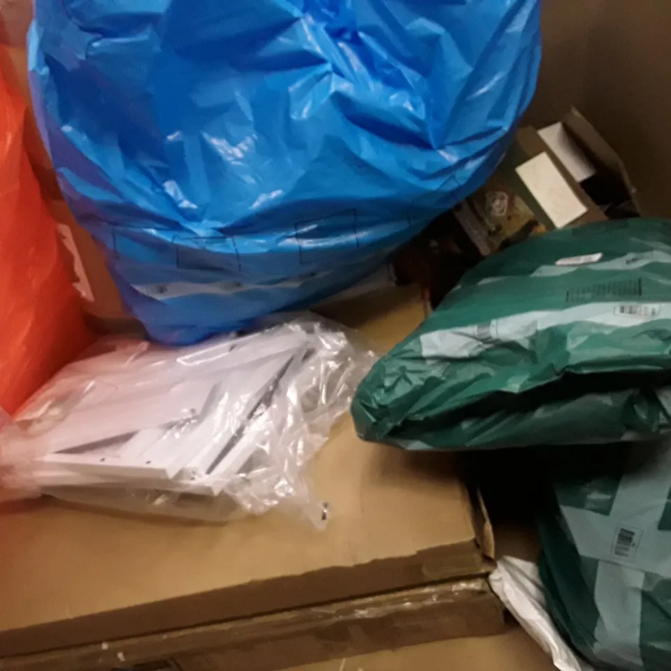 PALLET OF ASSORTED PRODUCTS INCLUDING HOLLYWOOD VANITY MIRROR, FULL MOTION TV WALL MOUNT, AIR FRYER, AIRBRUSH SPRAY, BATHROOM CABINET