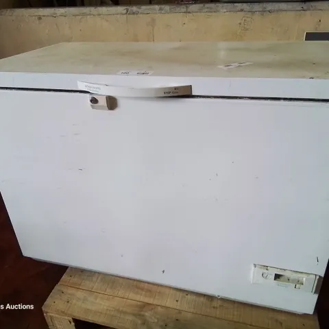 ELECTROLUX CHEST FREEZER WHITE