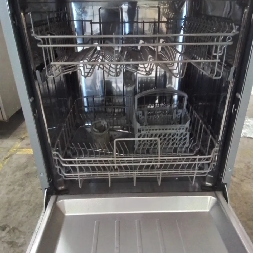 COMFEE' FREESTANDING DISHWASHER STAINLESS STEEL - COLLECTION ONLY 