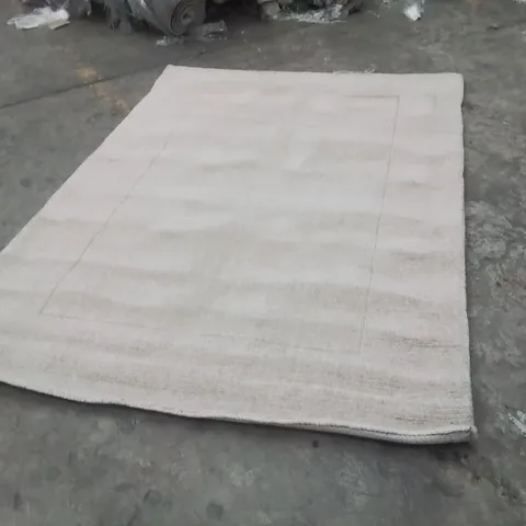 QUALITY DESIGNER AREA RUG - APPROXIMATELY 190X135CM