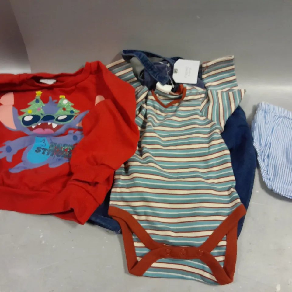 APPROXIMATELY 20 ASSORTED CHILDRENS CLOTHING PRODUCTS IN AGES RANGING FROM 0-5YRS