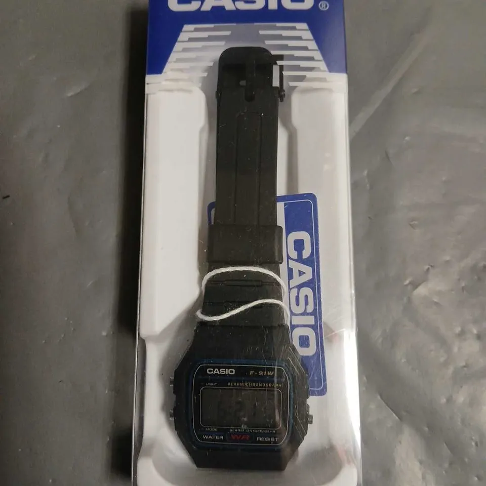 BOXED CASIO F912 CLASSIC WATCH