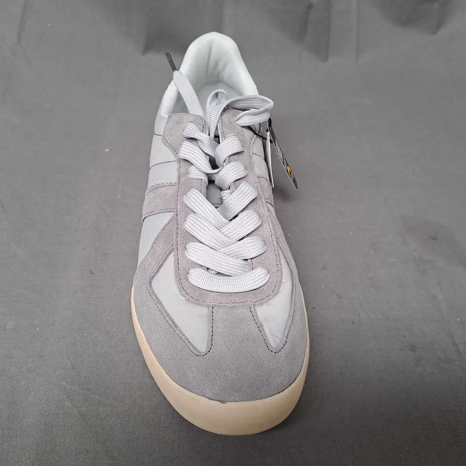 PAIR OF PULL & BEAR SHOES IN GREY UK SIZE 9