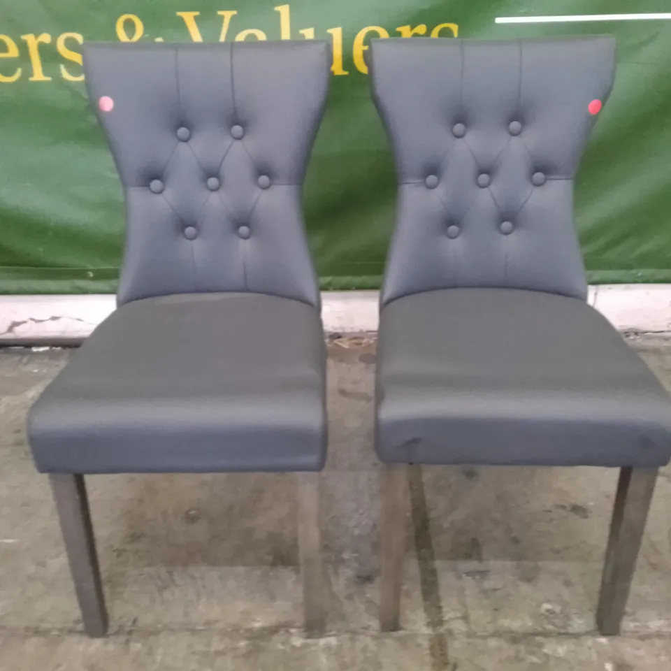 SET OF 2 NEW BEWLEY GREY LEATHER BUTTON BACK DINING CHAIR (DARK OAK LEG)