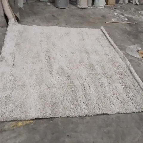 QUALITY DESIGNER AREA RUG - APPROXIMATELY 200X200