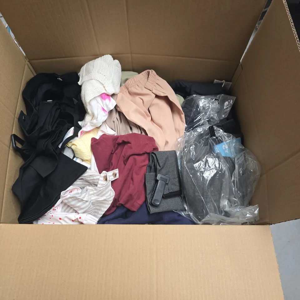 LARGE QUANTITY OF ASSORTED KIDS CLOTHING ITEMS TO INCLUDE NEXT, TU AND DENIM CO