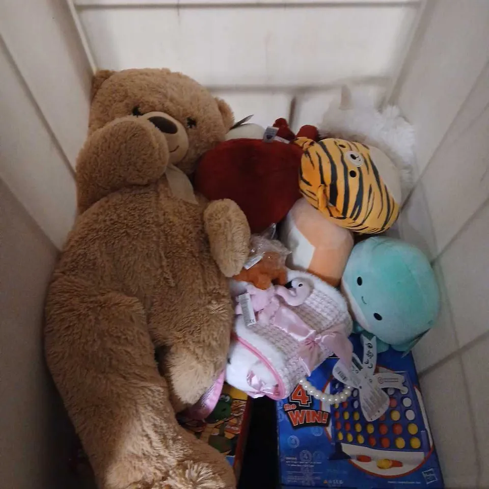 CAGE OF ASSORTED TOYS AND ACCESSORIES 