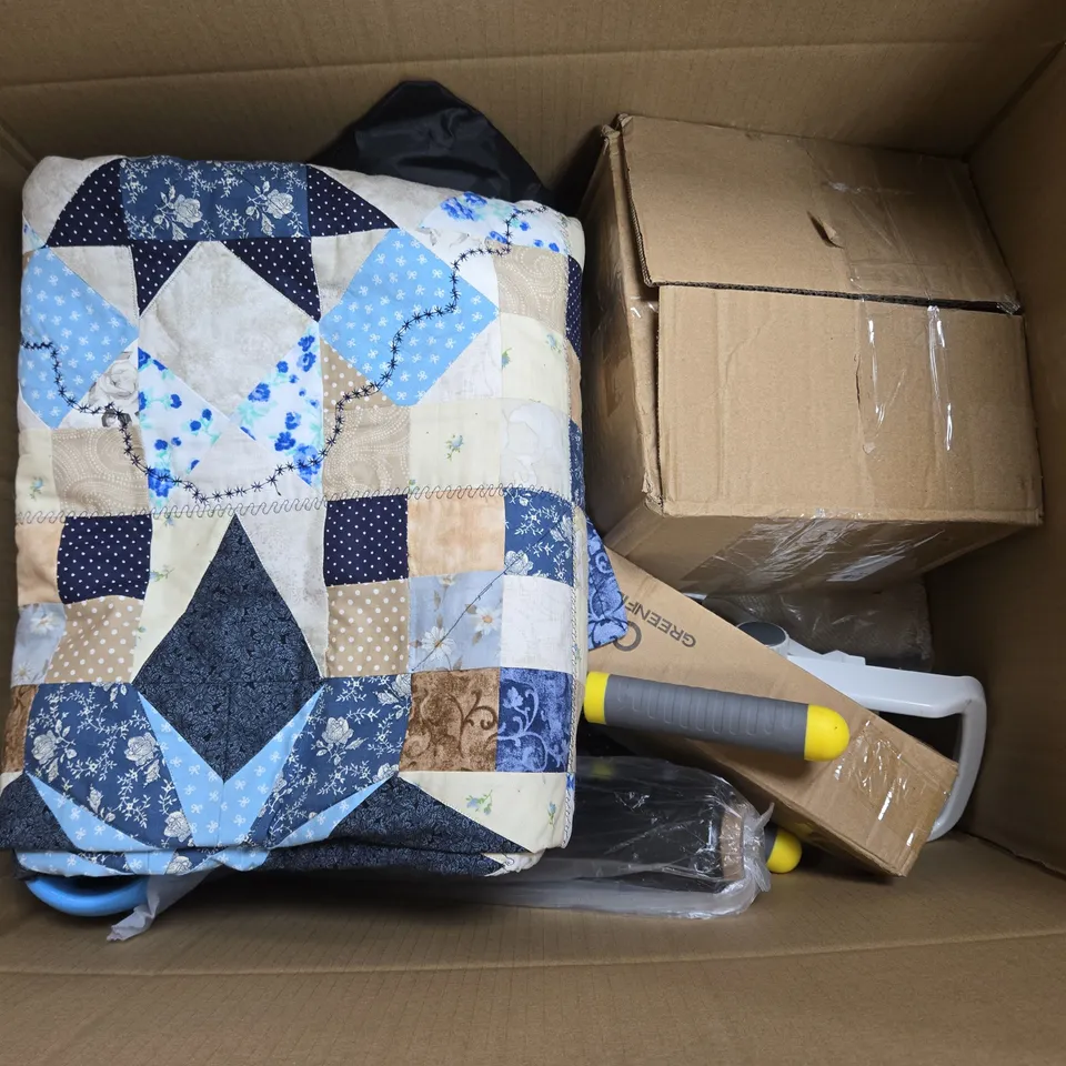 BOX OF APPROXIMATELY 15 ASSORTED HOUSEHOLD ITEMS TO INCLUDE THROWS , GROUND SPIKE AND VEGETABLE CUTTER