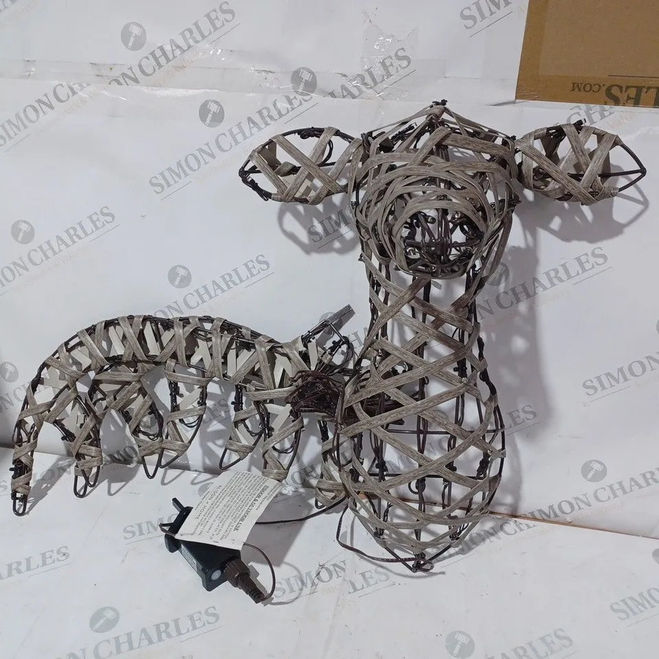 LIGHT UP REINDEER DECORATION 