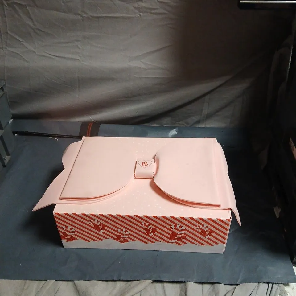 PINK BEAUTY GIFT SET WITH BODY SPRAY & LOTION – 'BAD BITCH ENERGY' BOX