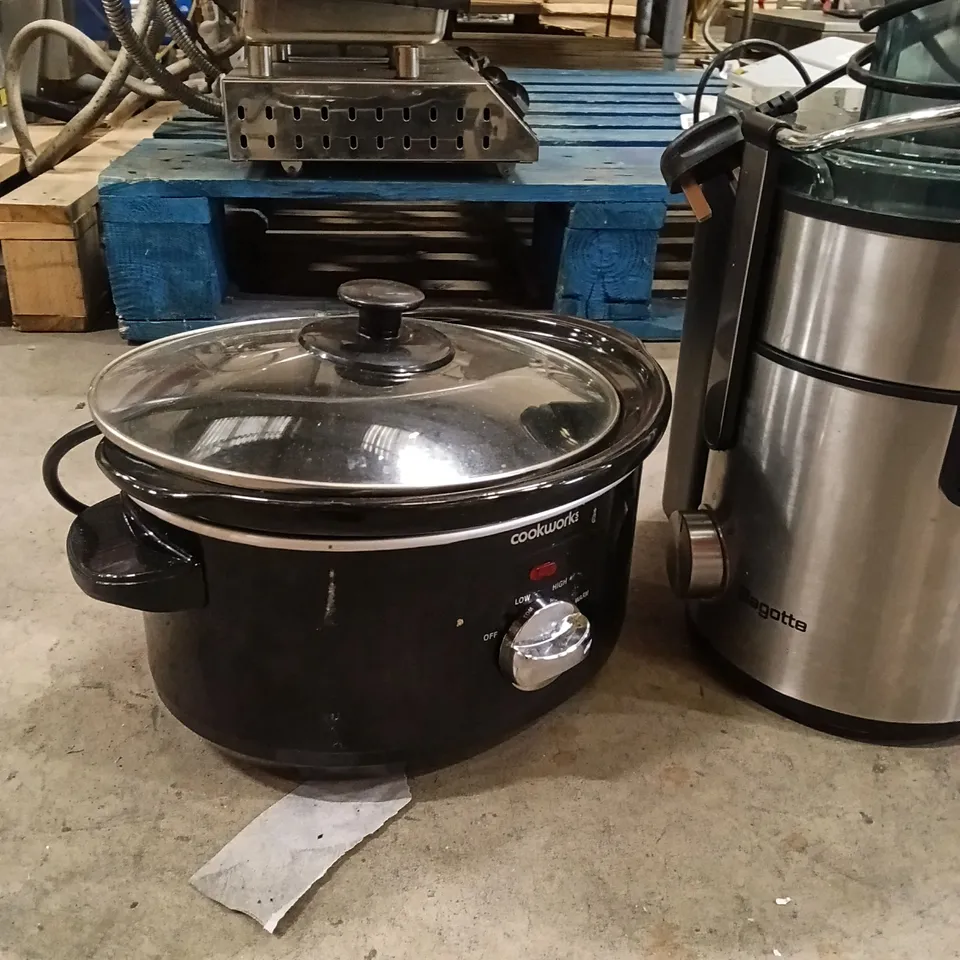 PHILIPS 3000 SERIES BLENDER, BAGOTTE 800W CENTRIFUGAL JUICER AND COOKWORKS SLOW COOKER (3 ITEMS)