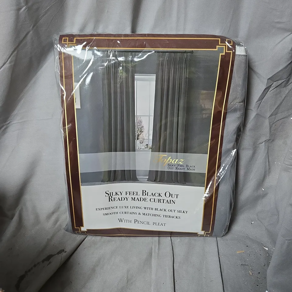 BOX OF APPROXIMATELY 20 X TOPAZ SILKY FEEL BLACK OUT READY MADE CURTAIN – PENCIL PLEAT, BOXED