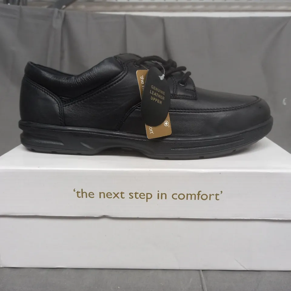 BOXED PAIR OF DR KELLER SHOES IN BLACK UK SIZE 11