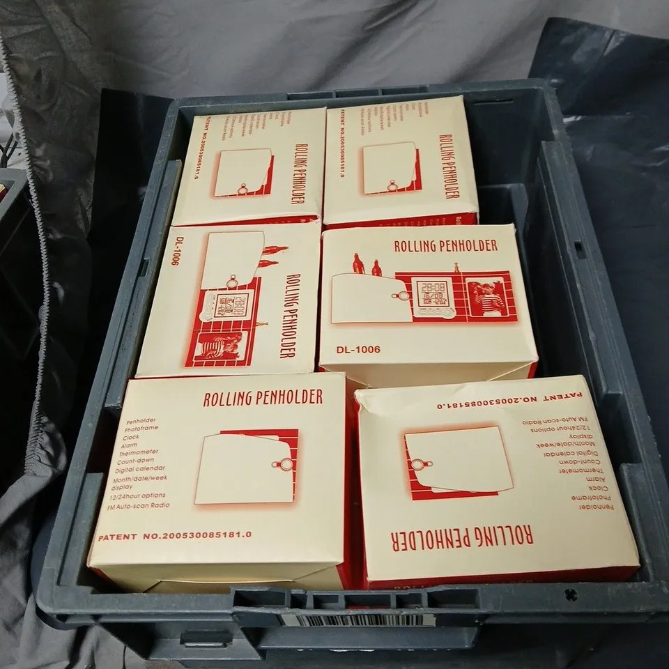 APPROXIMATELY 18 X ROLLING PEN HOLDER 