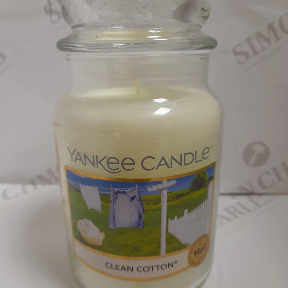 YANKEE CANDLE CLEAN COTTON SCENTED CANDLE