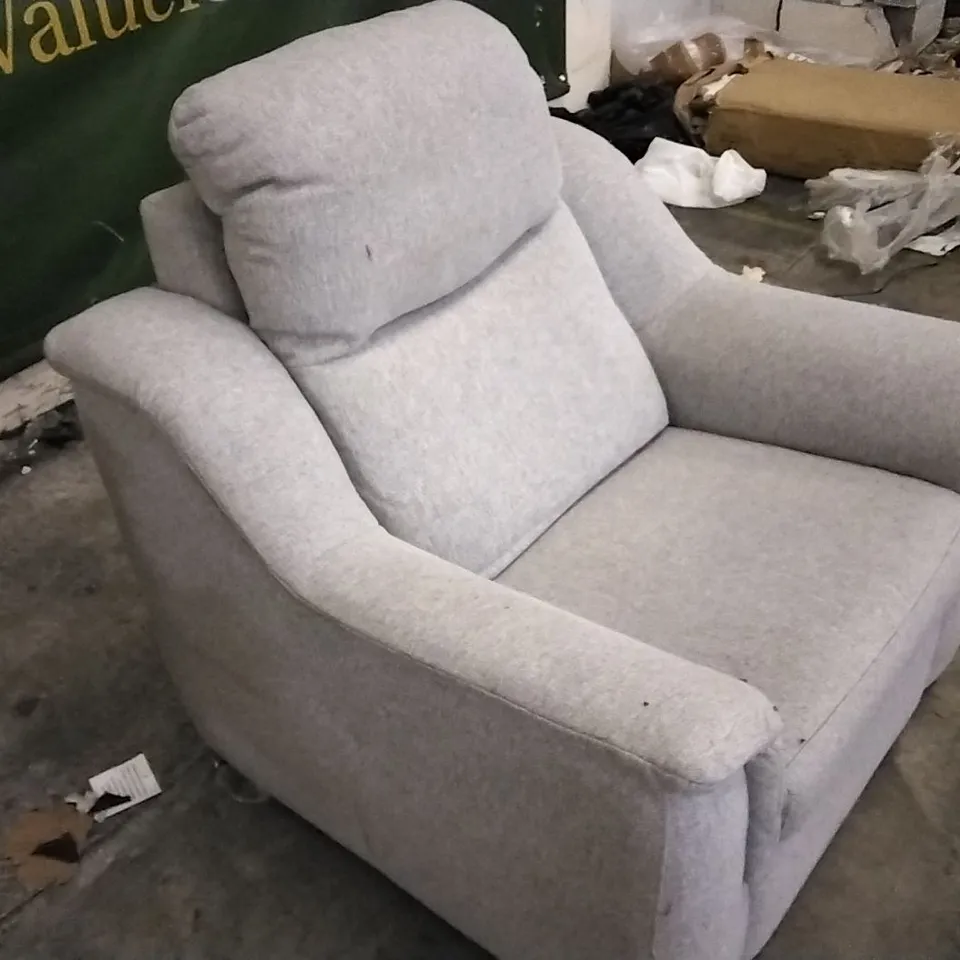 QUALITY BRITISH DESIGNED & MANUFACTURED G PLAN LIGHT GREY FABRIC ARMCHAIR 
