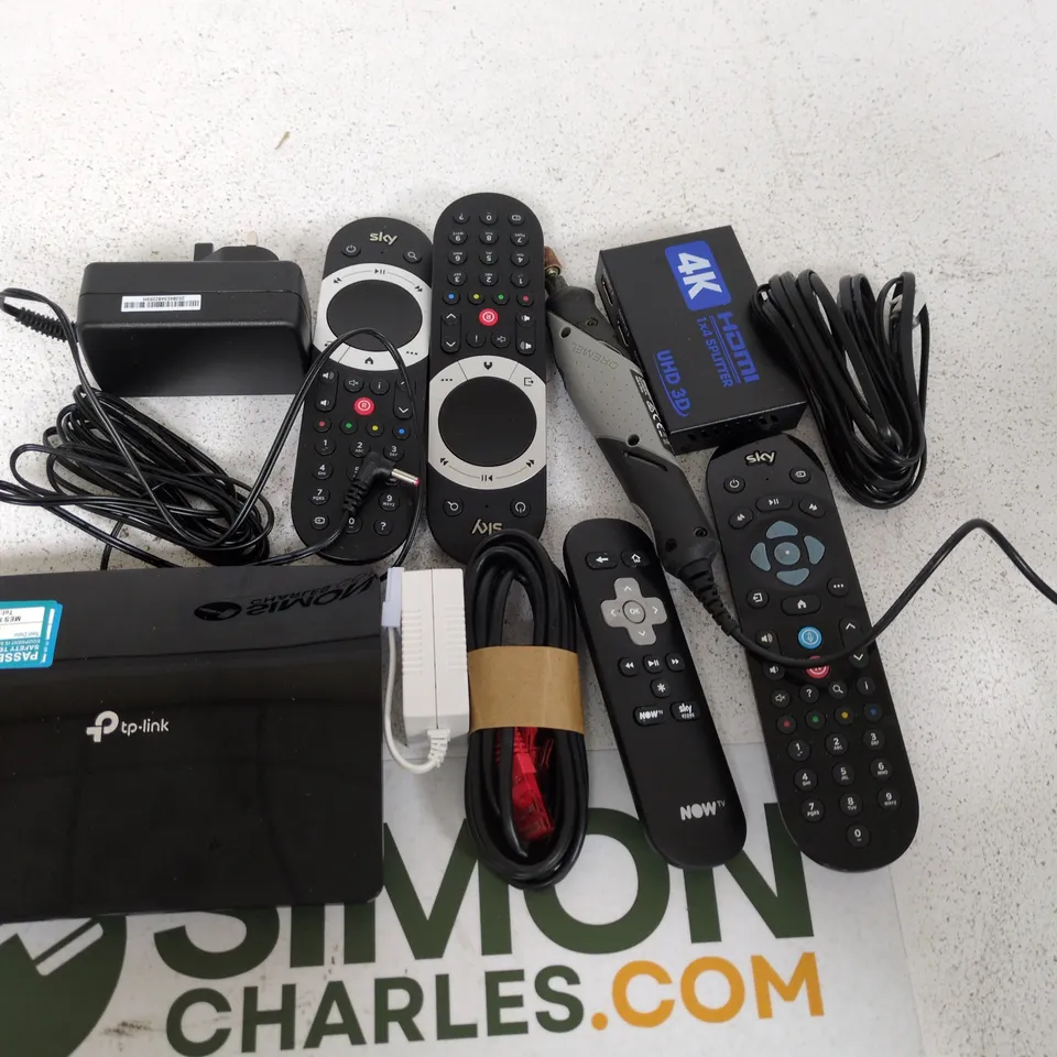 LOT OF ASSORTED TECH ITEMS TO INCLUDE DREMEL TOOL, HDMI SPLITTER AND VARIOUS REMOTE CONTROLS