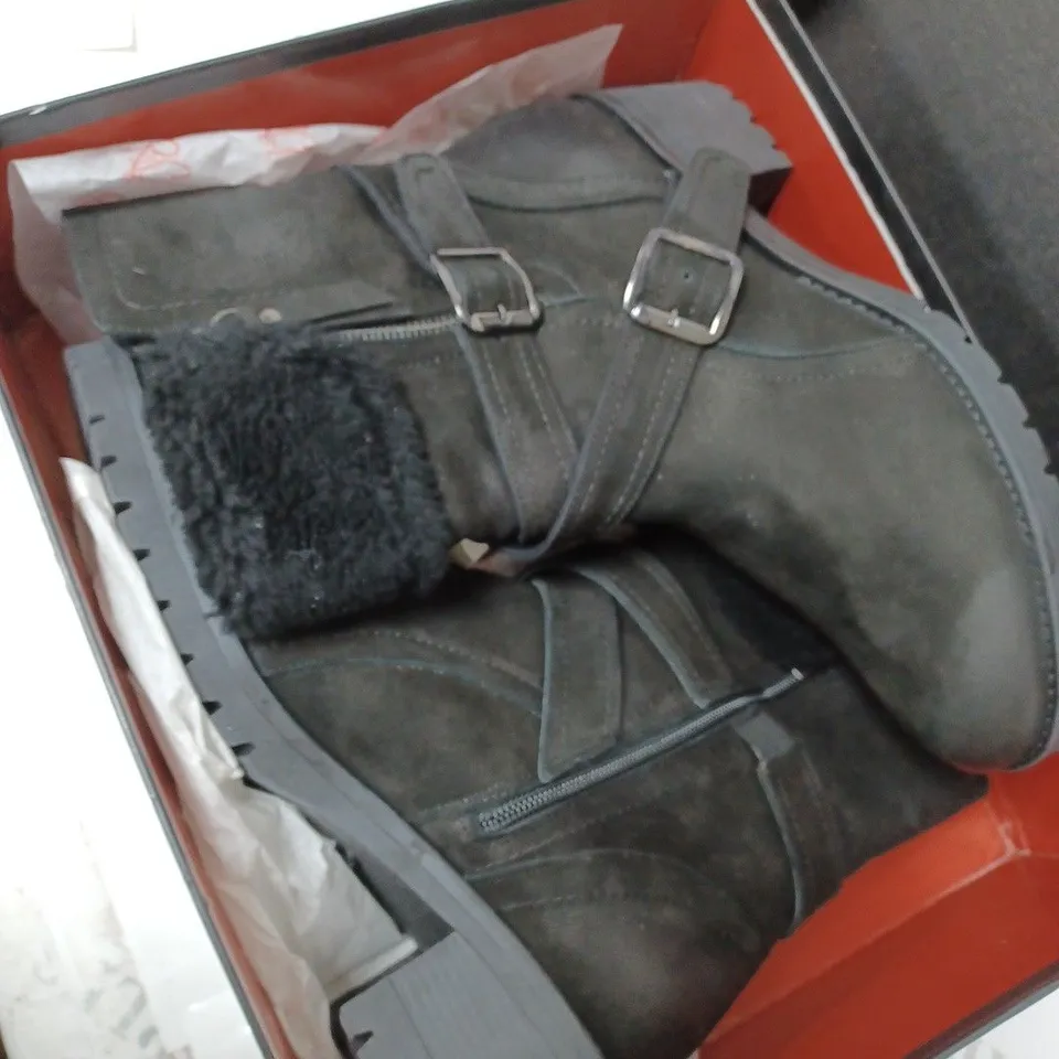 BOXED RUTH LANGSFORD CASUAL BOOTS, BLACK - SIZE 9 