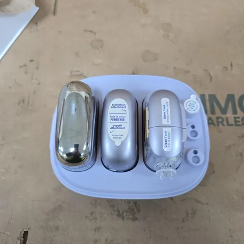 SHARK FACIALPRO GLOW + DEPUFFI AT HOME FACIAL DEVICE
