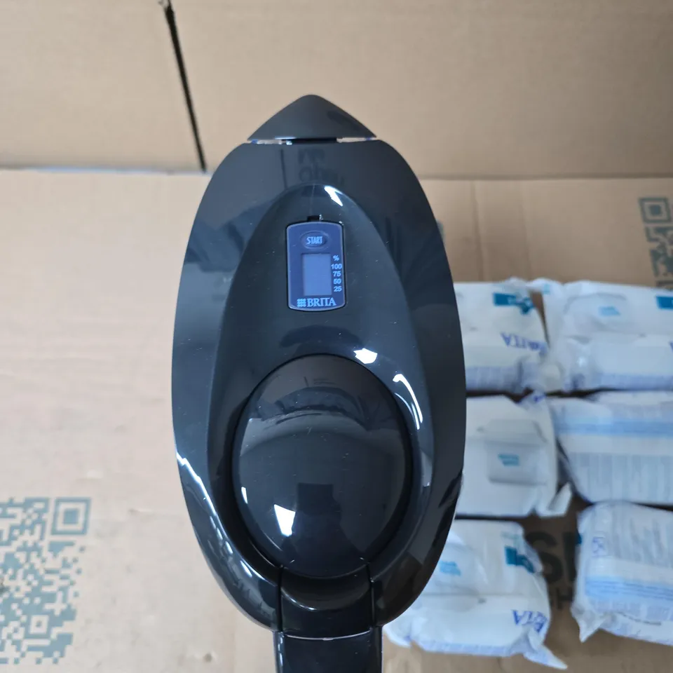 BRITA WATER FILTER JUG WITH 6X FILTERS 
