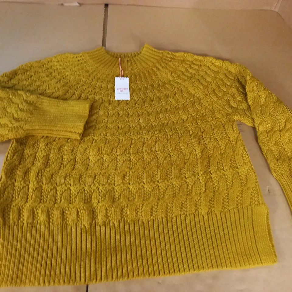WHITE STUFF OAK CABLE JUMPER - 14