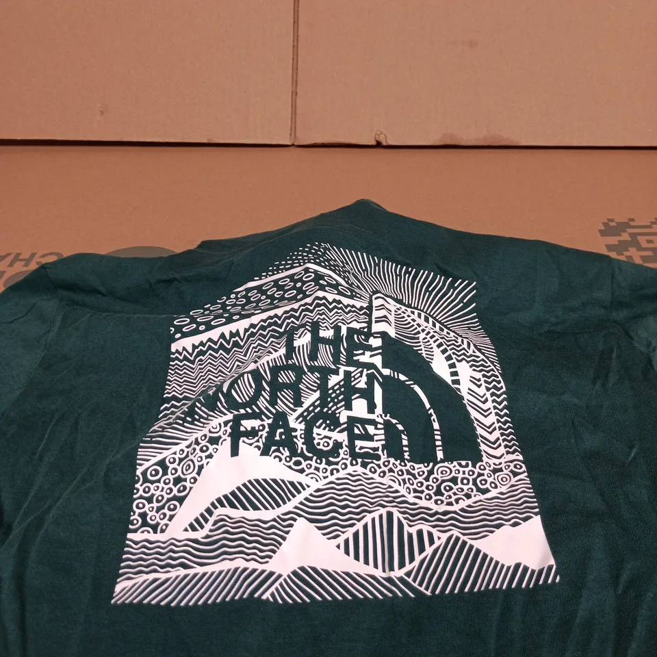 THE NORTH FACE CELEBRATION T SHIRT GREEN WITH LOGO ON REVERSE TAGGED SMALL