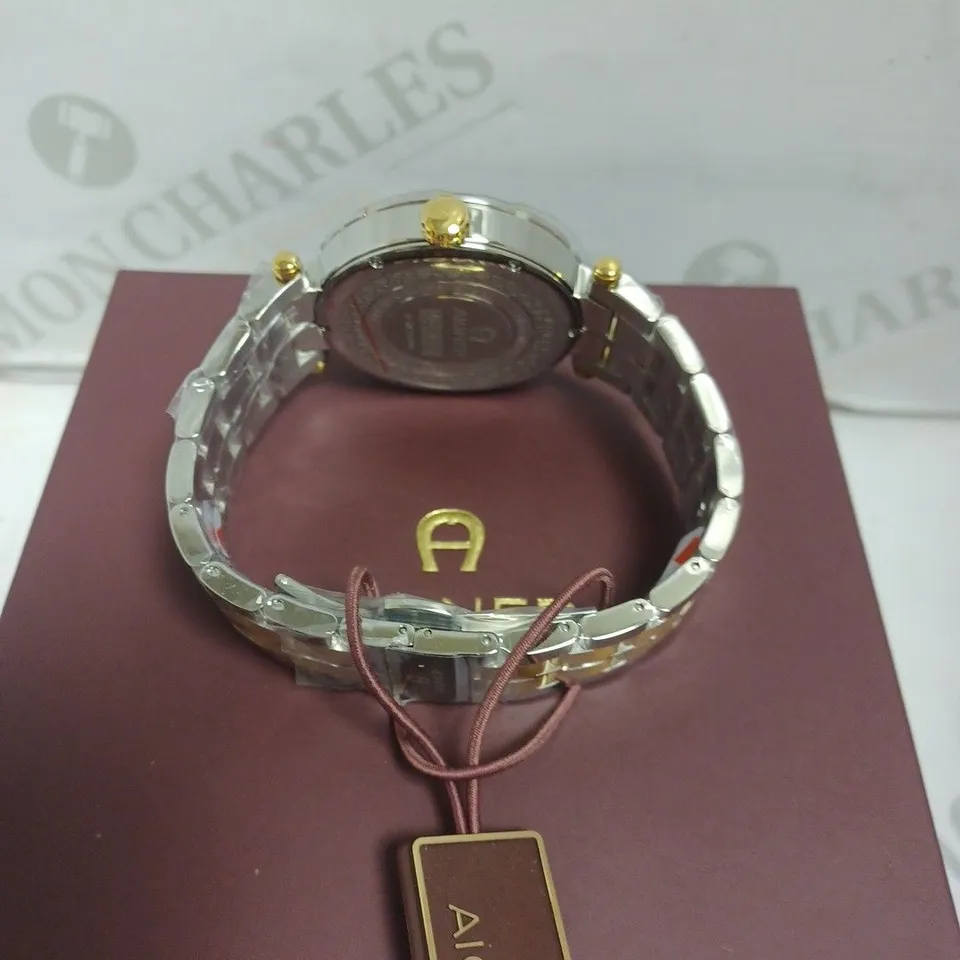 BOXED AIGNER GENTS VIGEVANO SWISS MADE WATCH WITH STAINLESS STEEL BRACELET - 5 ATM. 