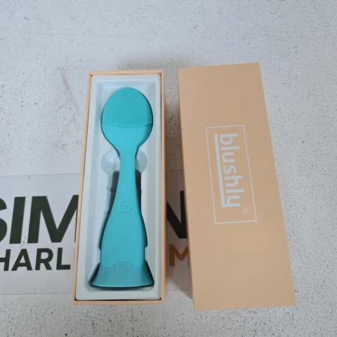 BLUSHY FACIAL CLEANSING DEVICE β TURQUOISE SILICONE BRUSH, BOXED