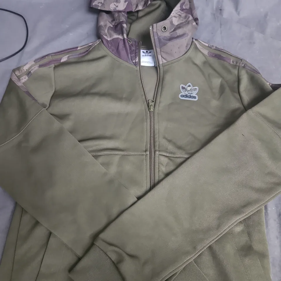 ADIDAS OLIVE GREEN ZIP HOODIE WITH CAMOUFLAGE HOOD – SIZE XS