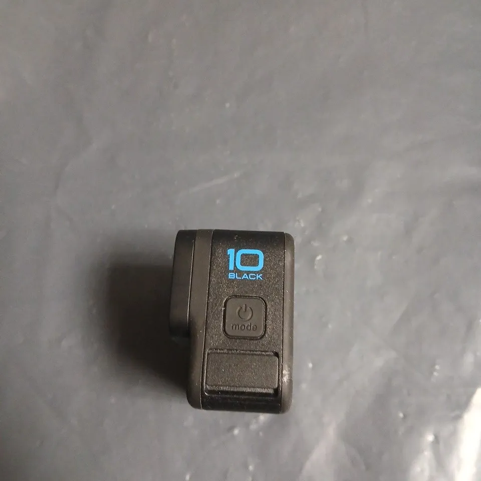 GOPRO HERO10 BLACK ACTION CAMERA – WITH CASE & MOUNTS