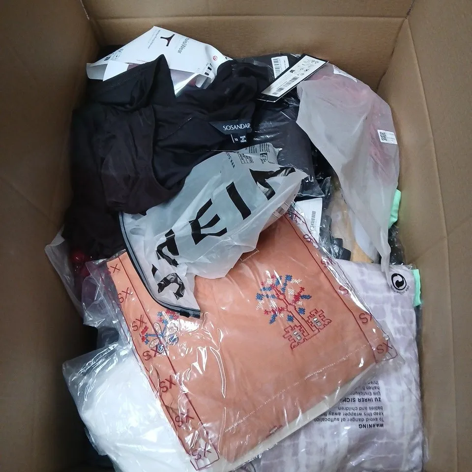 LARGE BOX OF APPROXIMATELY 20 ASSORTED CLOTHING ITEMS IN VARIOUS SIZES, STYLES AND COLOUR 