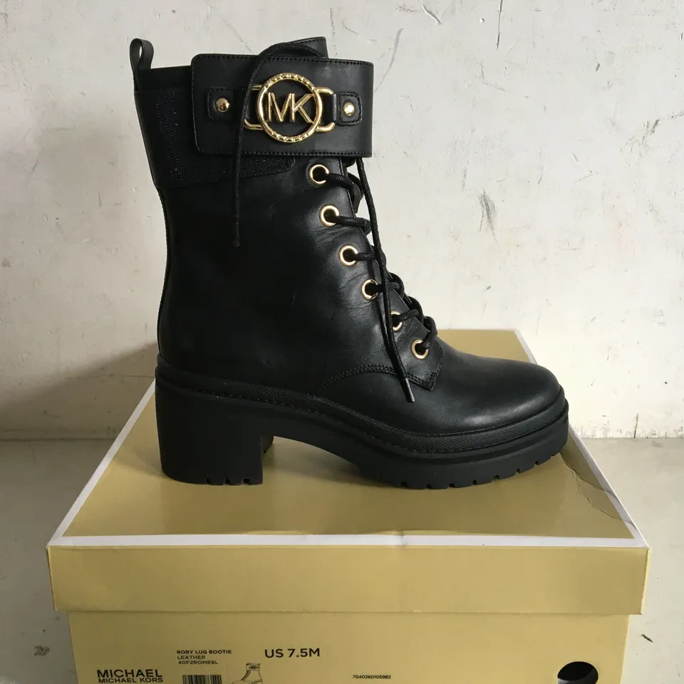 BOXED PAIR OF SIZE US 7.5M MICHAEL KORS BLACK BOOTS