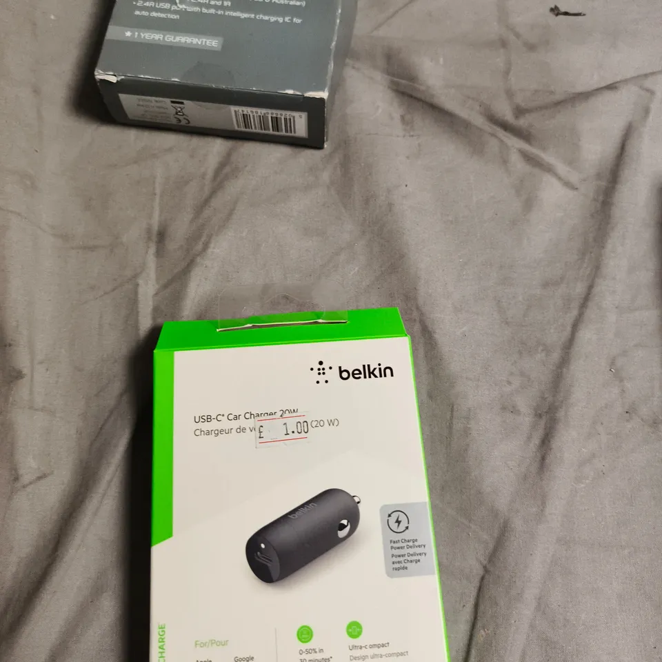 BOX OF APPROXIMATELY 40 ASSORTED ITEMS INCLUDING BLOCK PRINTING INK , TRAVEL ADAPTER AND BELKIN USB CAR CHARGER 