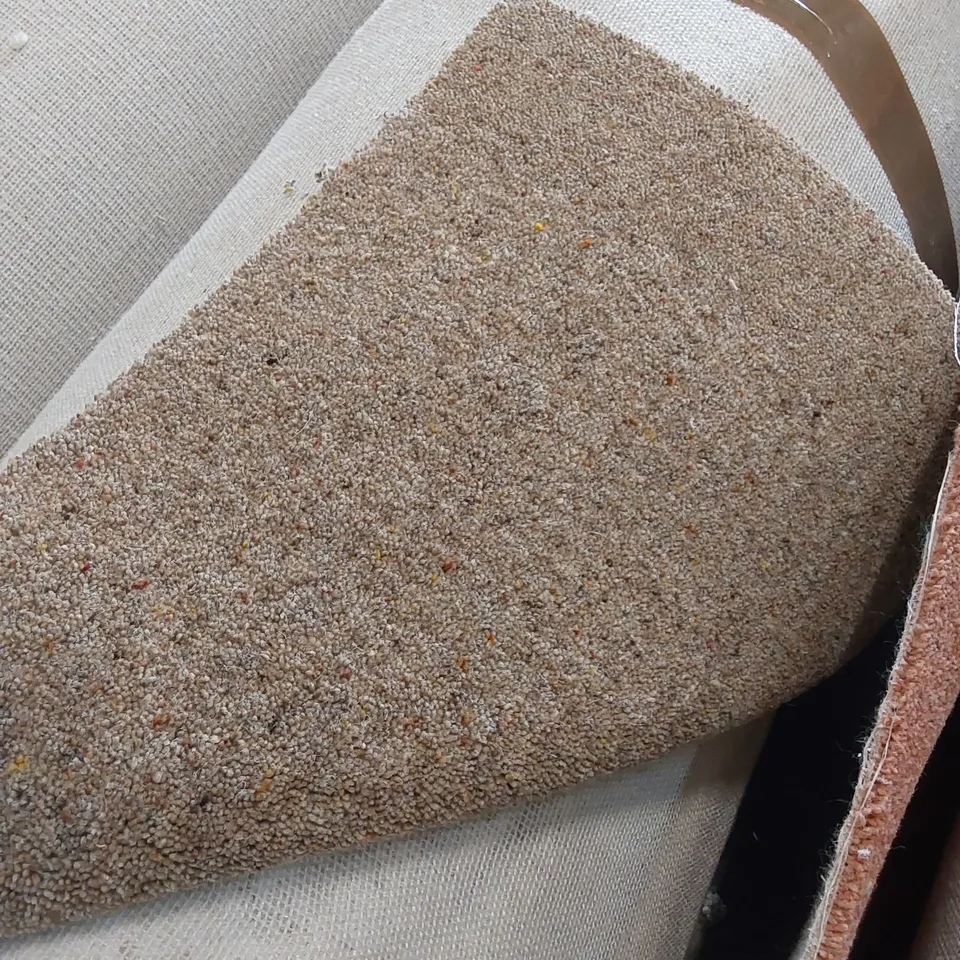 ROLL OF QUALITY DIM BERBER CUMBRIAN FELLS CARPET // SIZE: APPROX 4 X 12.73m