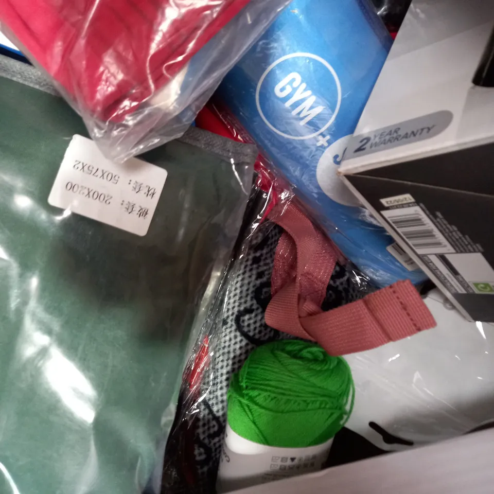 LOT OF APPROX 15 ASSORTED HOUSEHOLD ITEMS TO INCLUDE TONIC CRAFT KIT, ELECRTIC CAN OPENER, CUPBOARD LOCKS, ETC 