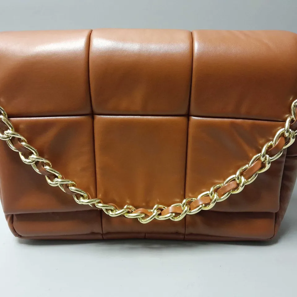 BRAND NEW BROWN PEPPER HANDBAGS TAN THICK CHAIN BAG