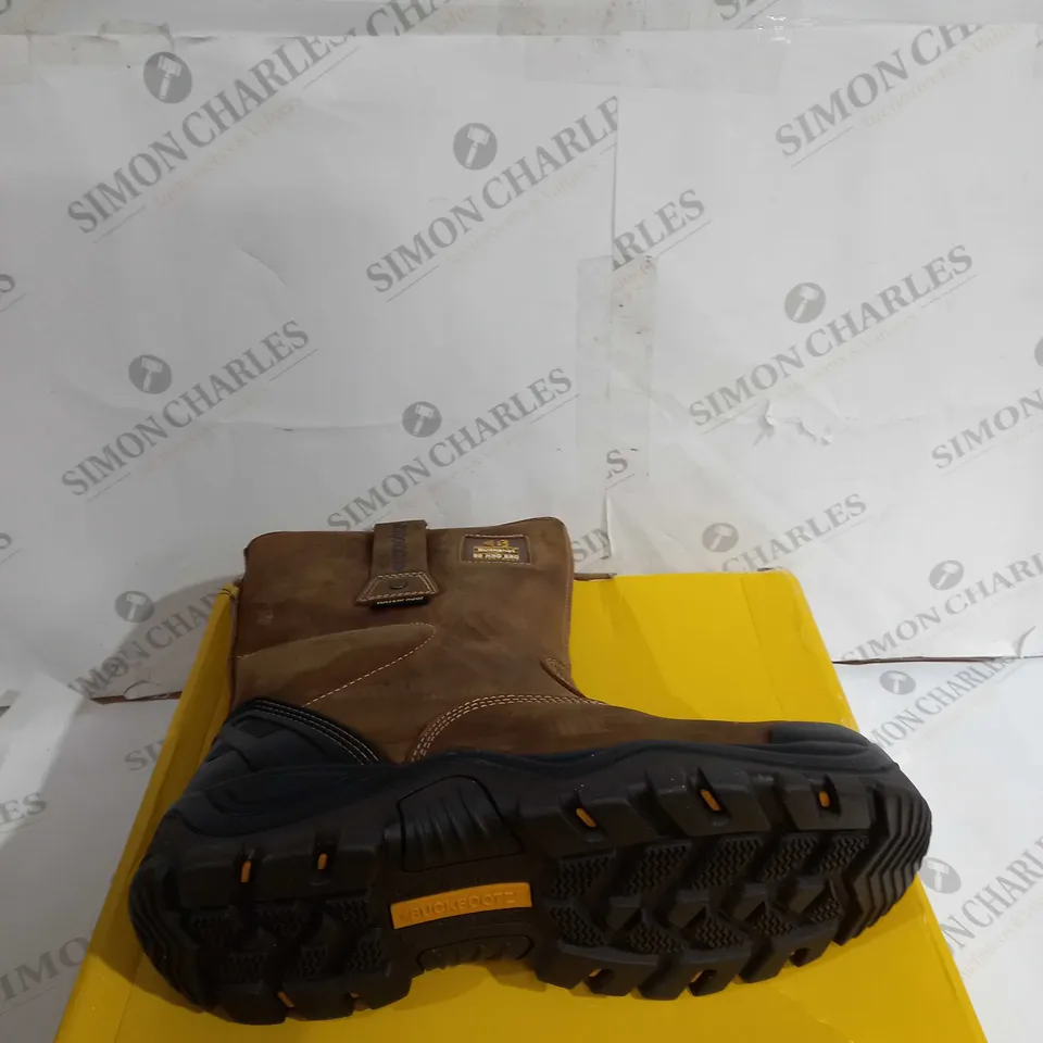 BOXED PAIR OF BUCKBOOTZ BROWN LEATHER STEEL TOECAP BOOTS SIZE UK 10