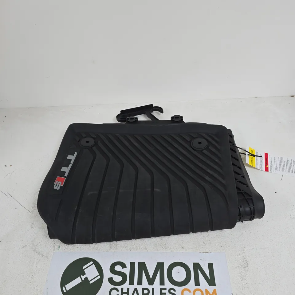 AUDI TTS LHD FRONT – SET OF 2, PART 8S0.061.221.04