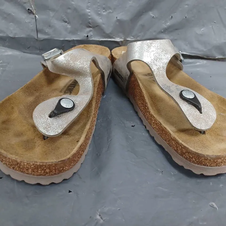 BIRKENSTOCK METALLIC SILVER SANDALS - SIZE 40