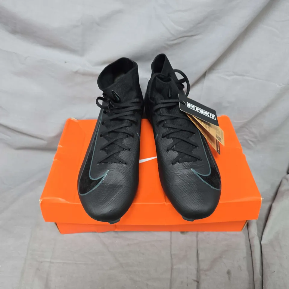 BOXED PAIR OF NIKE MERCURIALS PRO IN BLACK - UK 10