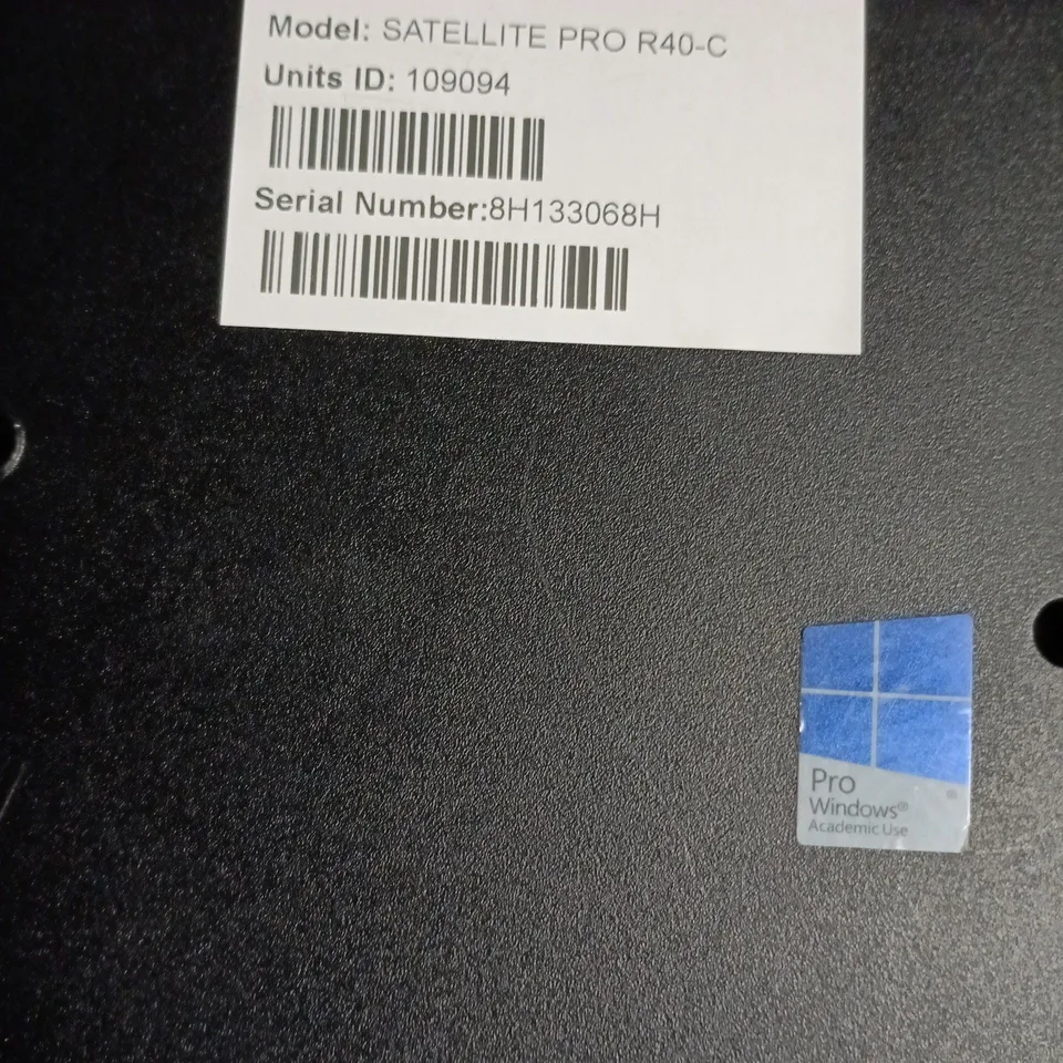 TOSHIBA SATELLITE PRO R40-C LAPTOP